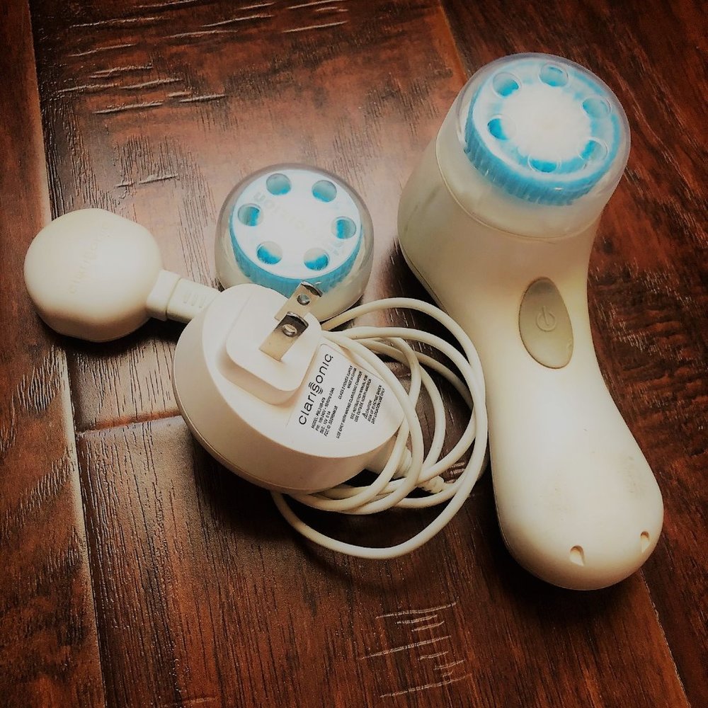 Clarasonic Mia 1 with charger